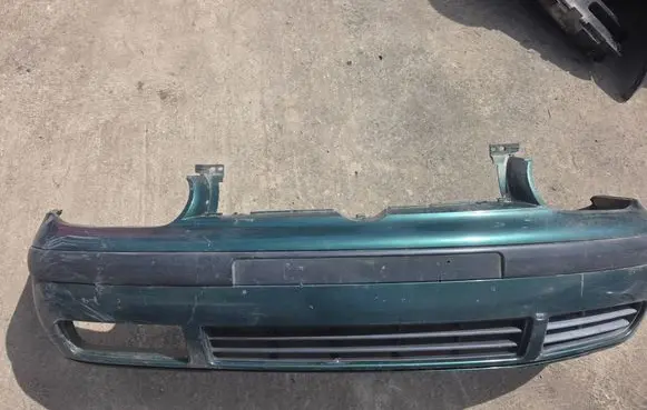 Volkswagen Golf IV Front bumper