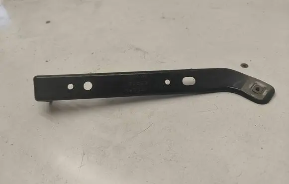 Ford Mustang VI Fender mounting bracket FR3B18C199BC