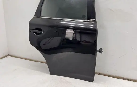 Mitsubishi Outlander Rear door 