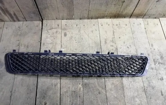 Mercedes-Benz E W212 Front bumper lower grill