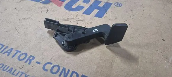 Audi A4 S4 B7 8E 8H Engine bonnet (hood) release handle 8E1823533B