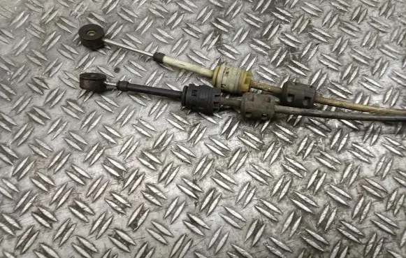 Gear shift cable linkage