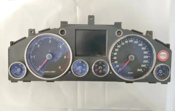 Volkswagen Touareg I Speedometer (instrument cluster) 7L6920881 026365504 52S4240160