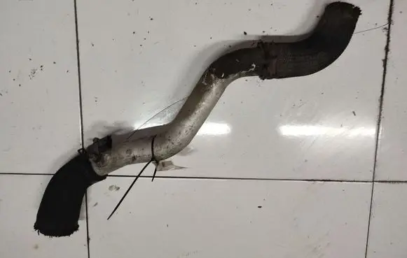 Intercooler hose/pipe