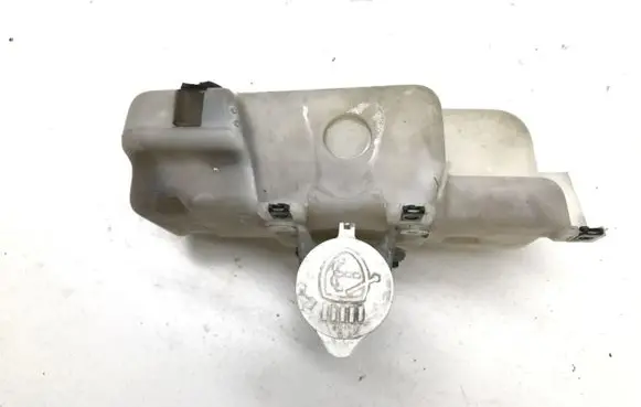 Mitsubishi Pajero Lamp washer fluid tank MB683910