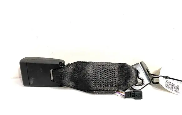 Middle seatbelt buckle (rear)