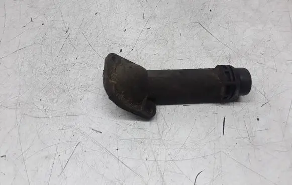 Volkswagen PASSAT B5 Engine coolant pipe/hose