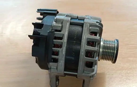 Renault Master III Generator/alternator 231007317R