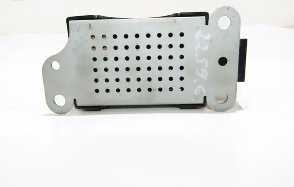 Volkswagen Golf VI Aerial antenna amplifier 5M0035570B