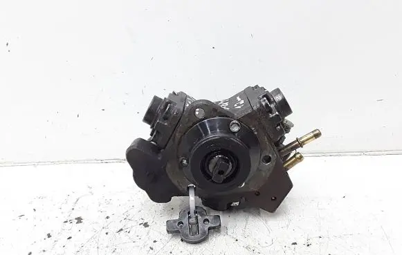 Opel Astra H Fuel injection high pressure pump 0445010247