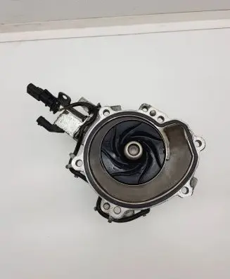 Jaguar XF X260 Water pump 010027802