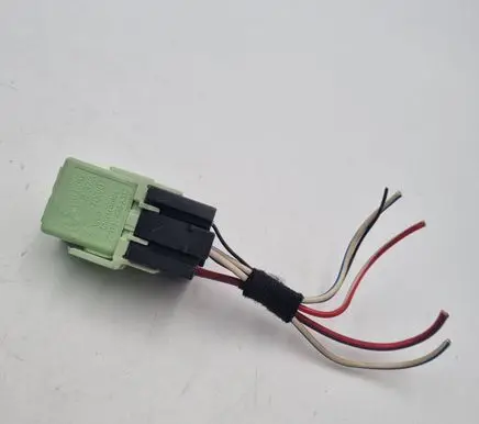 BMW X3 E83 Other relay 8373700 61368373700 V23134K59X312