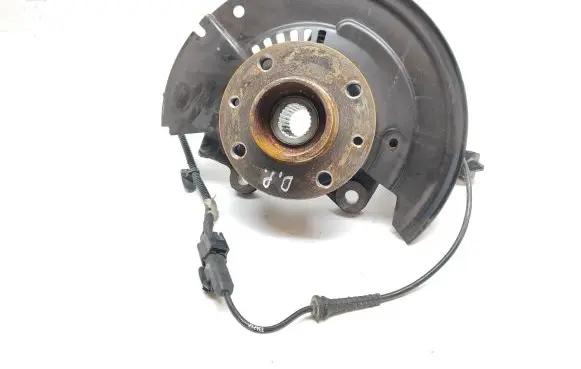 Renault Clio V Front wheel hub 