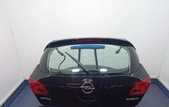Opel Astra J Tailgate/trunk/boot lid