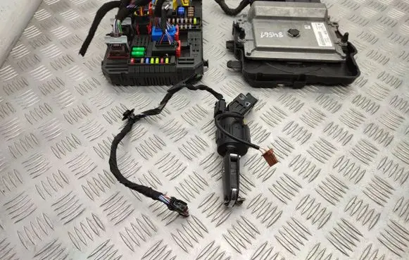 Citroen C3 Aircross Engine ECU kit and lock set 9819851280 9663123380 9809821077