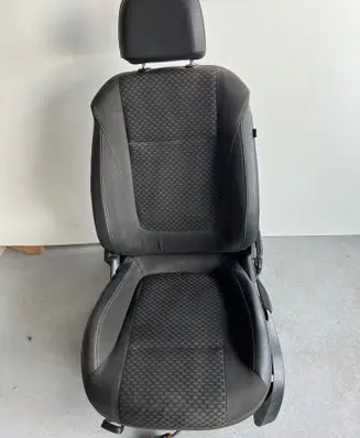 Opel Zafira C Front driver seat 