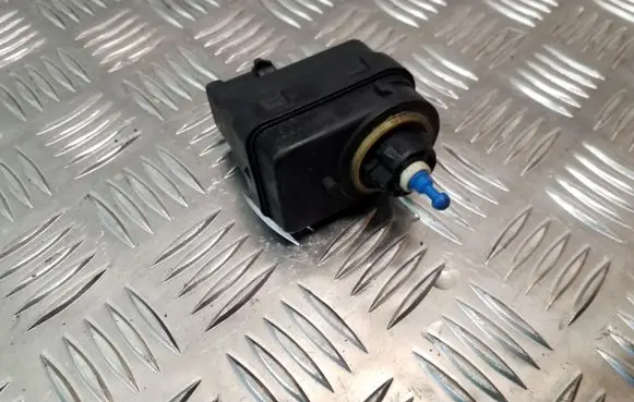 Headlight level adjustment motor