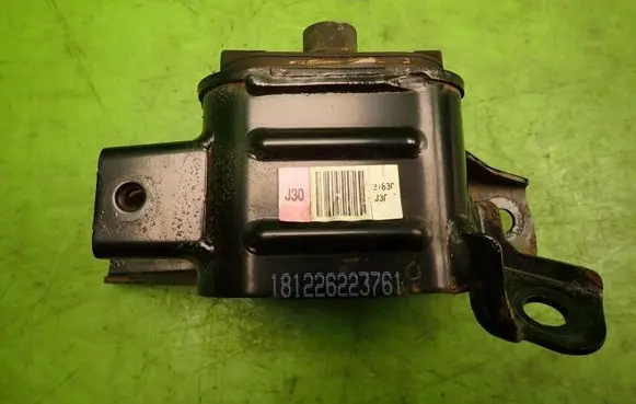 Hyundai i30 Gearbox mounting bracket 