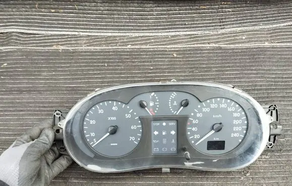 Renault Clio II Speedometer (instrument cluster) 21657282A X64STDE NS0896514B
