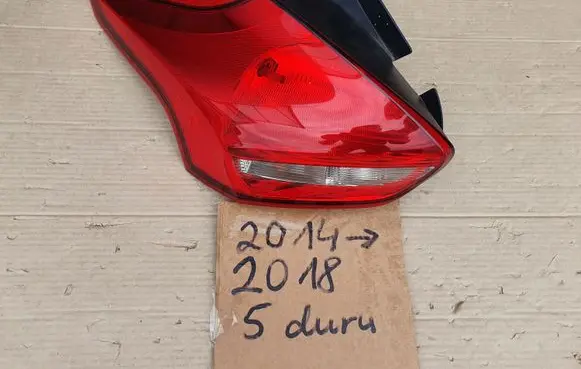 Ford Focus Rear/tail lights F1EB13405BE