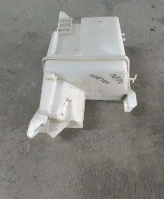 Renault Koleos II Windshield washer fluid reservoir/tank 289109390R