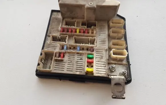 Renault Scenic II - Grand scenic II Fuse module 8200481866