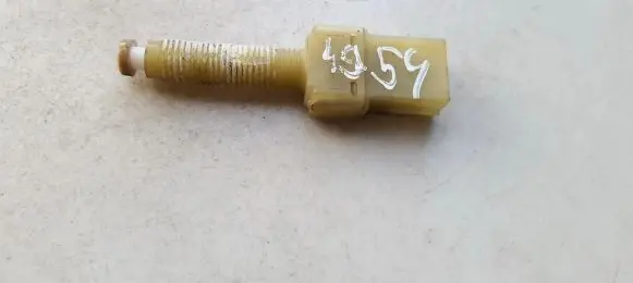 Volkswagen Golf III Brake pedal sensor switch 443945515