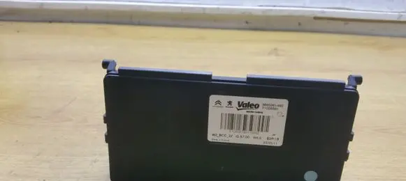 Peugeot 508 Fan control module 9665961480