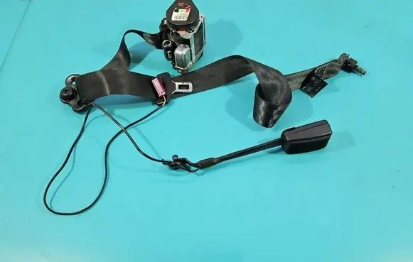 Ford Focus Front seatbelt BM5161295ADW IMPRK1565369