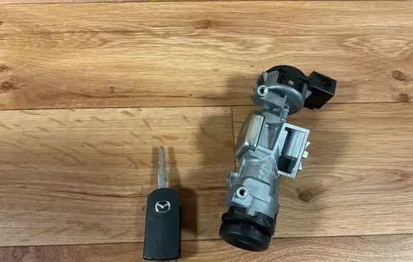 Mazda 3 I Ignition lock 3M513F880AC
