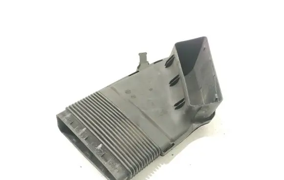 Audi A4 S4 B7 8E 8H Air intake duct part 8E0129617