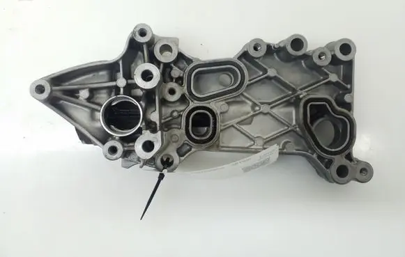 Mercedes-Benz GLK (X204) Oil filter mounting bracket A6511800610