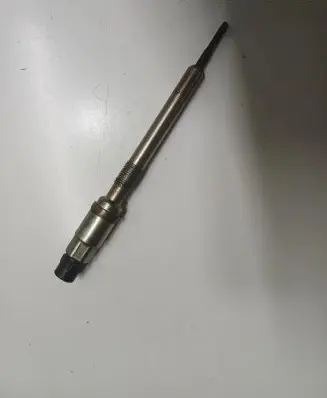 Volkswagen PASSAT B8 Glow plug 03L905061G