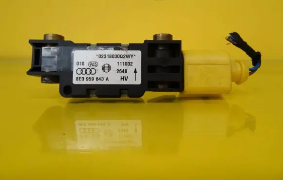 Audi A4 S4 B6 8E 8H Airbag deployment crash/impact sensor 8E0959643A