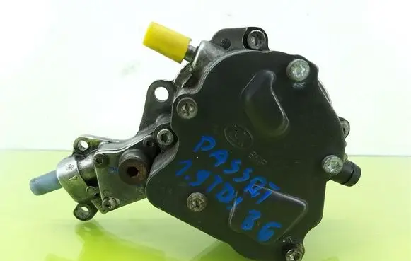 Volkswagen PASSAT B5.5 Electric auxiliary coolant/water pump 038145209K