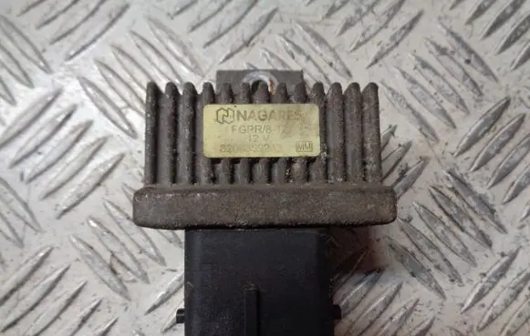 Glow plug pre-heat relay