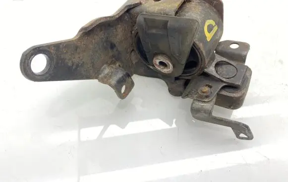 Toyota Corolla E120 E130 Engine mount bracket