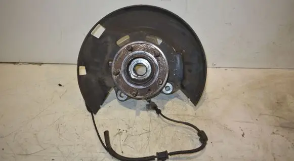 Opel Zafira C Front wheel hub