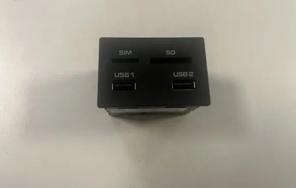 Porsche Macan (95B) USB socket connector 95B035736