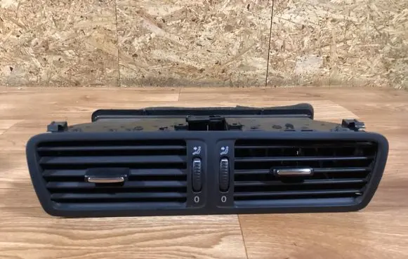 Volkswagen PASSAT B6 Dash center air vent grill 3C2819728D P0110957