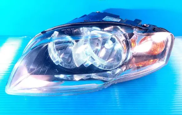 Audi A4 S4 B7 8E 8H Headlight/headlamp 8E0941003AJ 0301219201