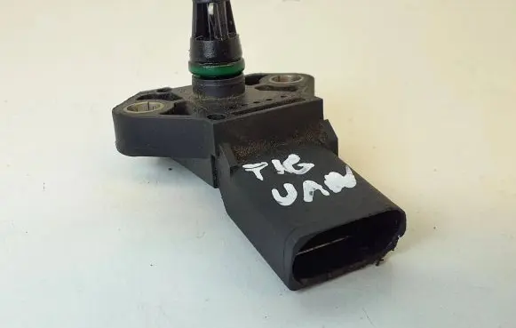 Volkswagen Tiguan Air pressure sensor 038906051C 0281002401 101110T1913A