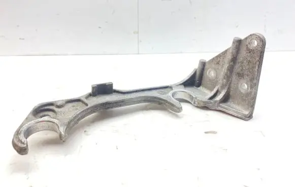 Mercedes-Benz E W212 Air filter cleaner box bracket assembly A6510940127