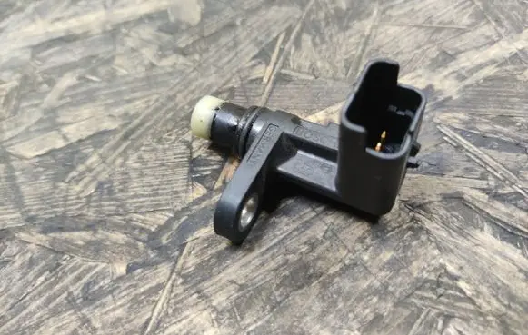 Citroen DS7 Crossback Camshaft position sensor V758809580