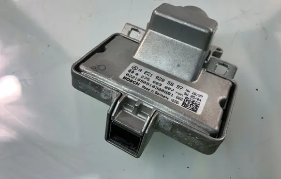 Windshield/windscreen camera