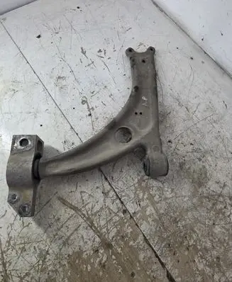 Volkswagen PASSAT B6 Front lower control arm/wishbone