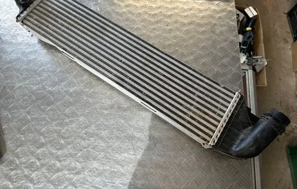 Opel Vivaro Intercooler radiator 144960050R
