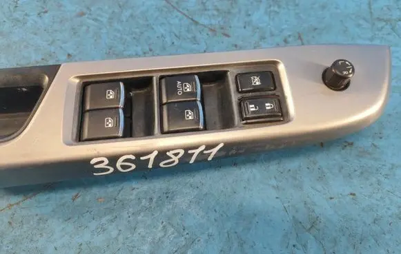 Subaru Crosstrek II Electric window control switch 83071FJ110