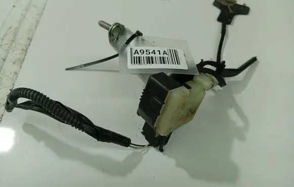 Toyota Avensis T270 Central locking motor 7703005020