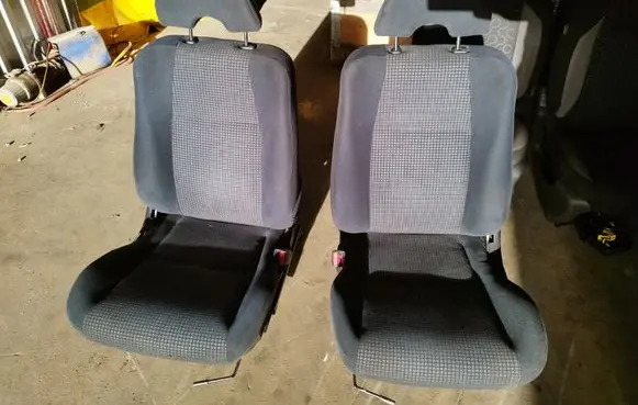 Seat set